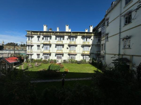 Pineridge Hotel at Mall Road